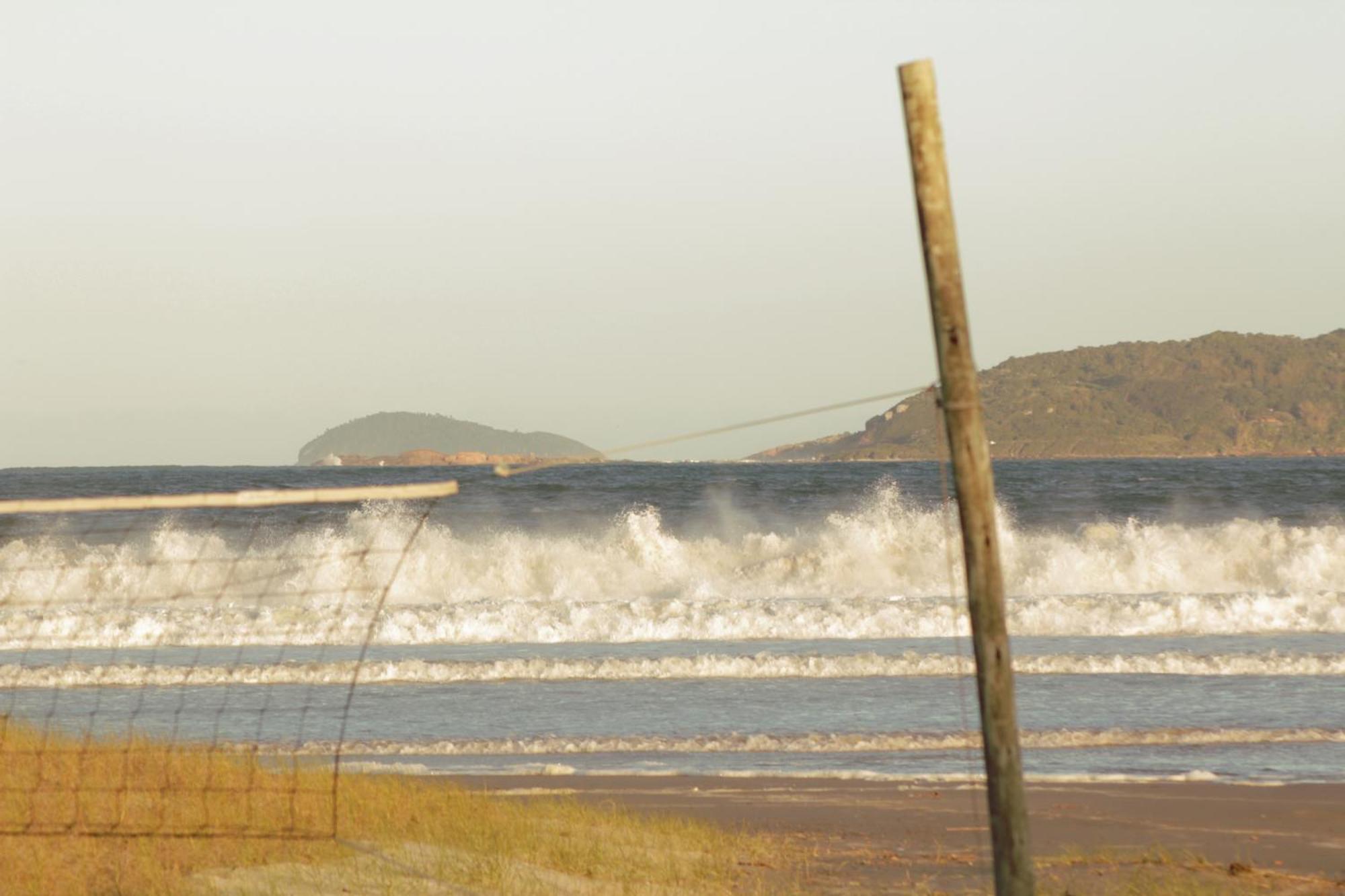 Pousada Recanto Edenico - A Beira Mar Da Praia Ponta Do Papagaio, Palhoca Sc Exteriér fotografie